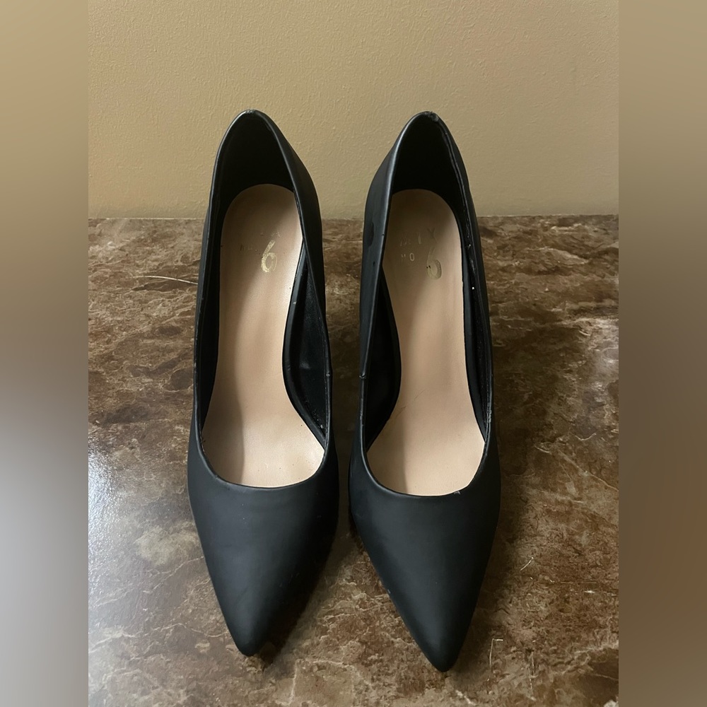 Mix No. 6 Black Pumps